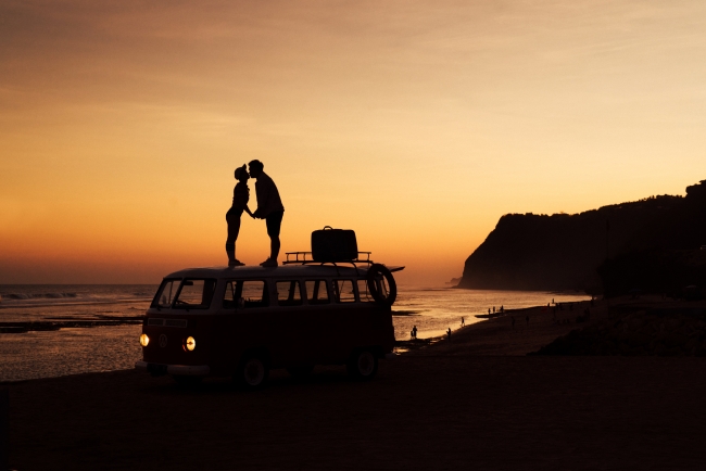 vw combi sunset adventurous pre wedding photo shoo